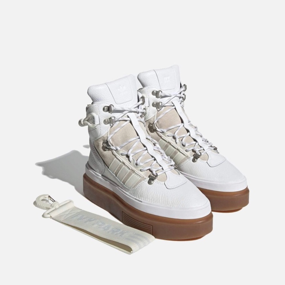 Adidas Ivy Park super sleek boots size 7